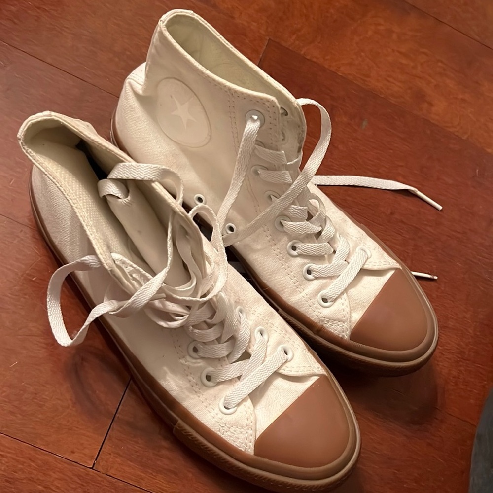 Converse white chuck taylor high tops